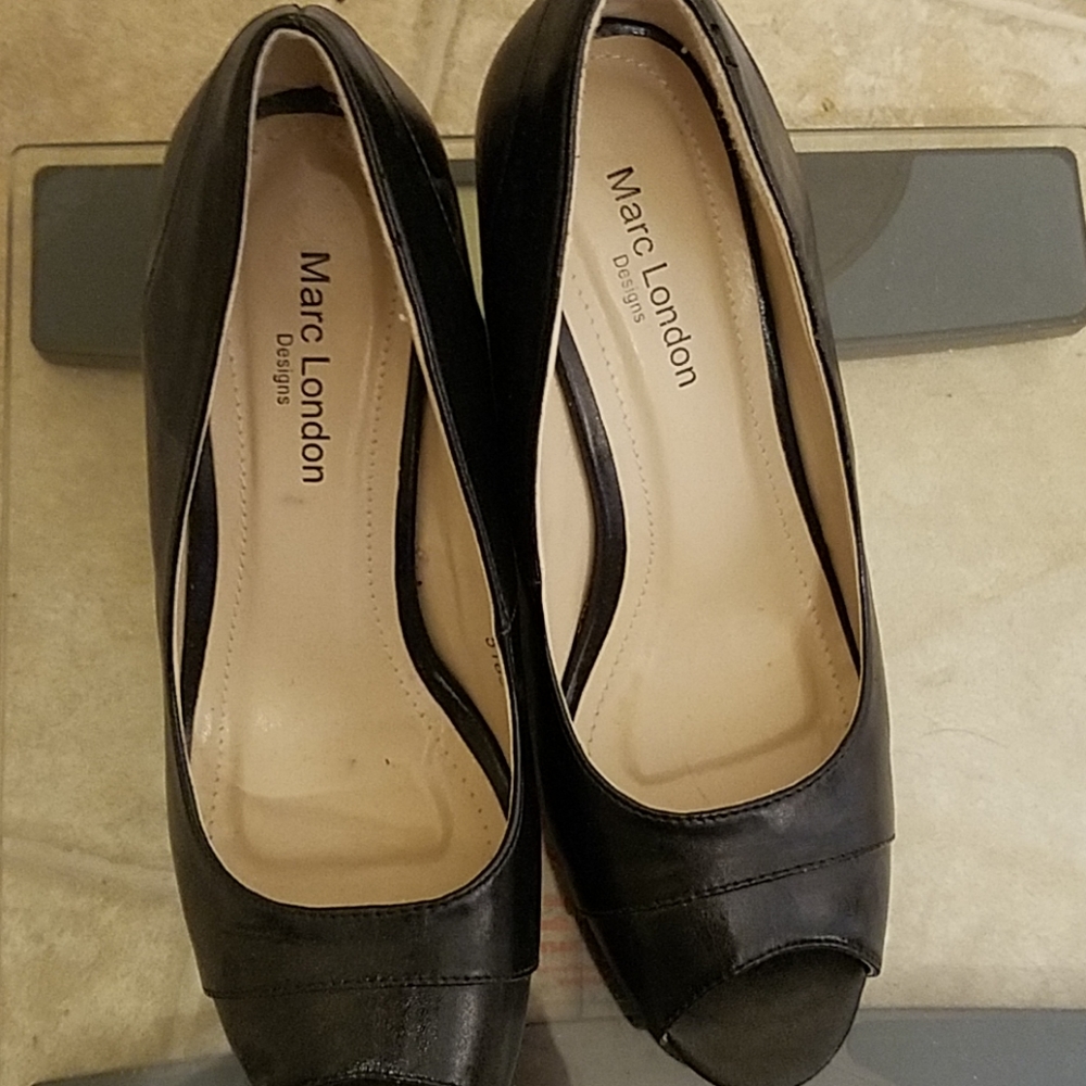 Dress shoes